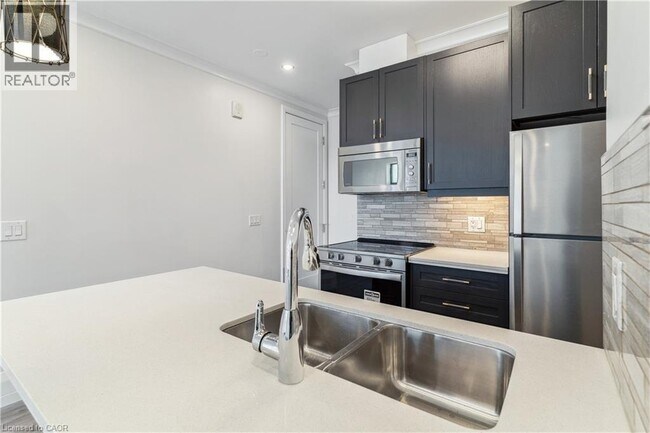 Photo - 118 King St E Unit 618