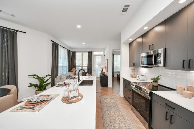 Photo - 15635 Memorial Dr Unidad 140