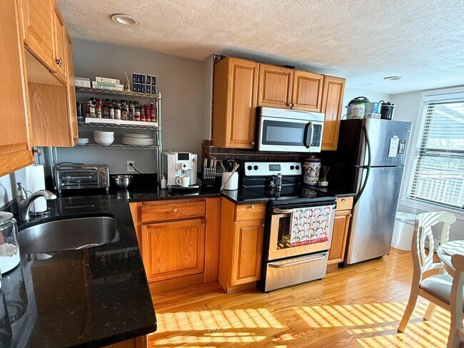 Photo - 265 Lexington St Unit 4