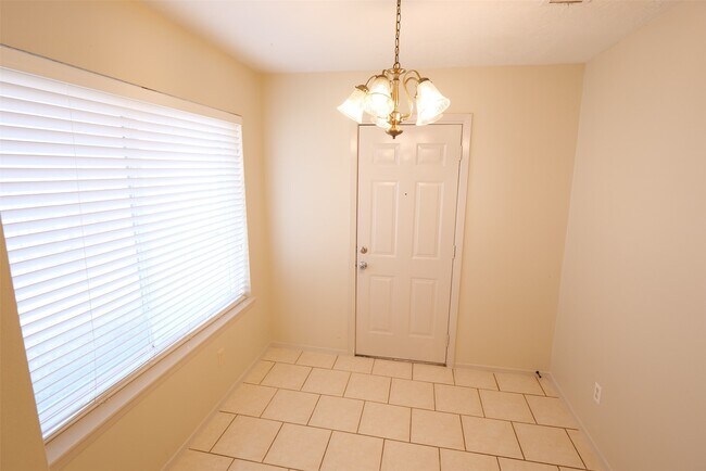 Photo - 22311 Fincastle Dr