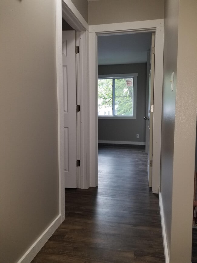 Photo - 1930 Des Moines St