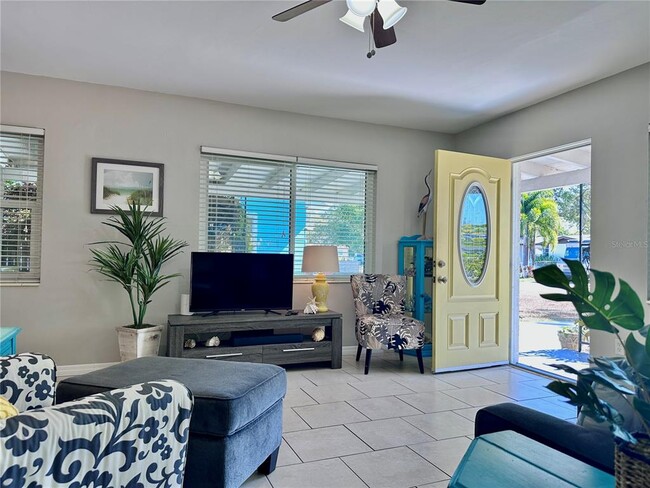 Photo - 5417 Jersey Ave S