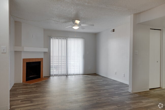 2BR, 2BA - 948SF (Classic)