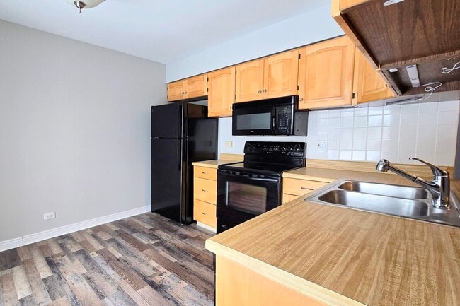 Photo - 903 Bidwell Dr