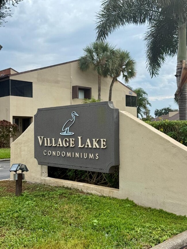 Photo - 775 N Village Dr