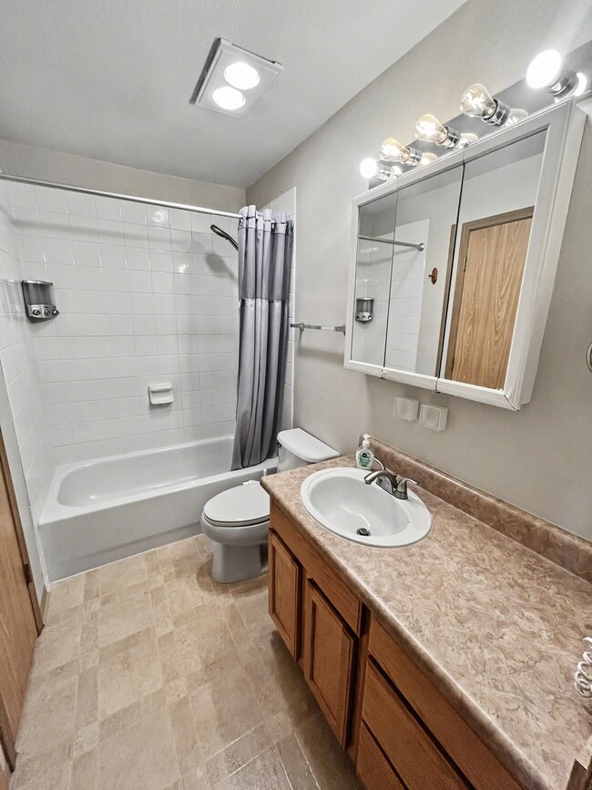 Photo - 1405 W 27th Ave