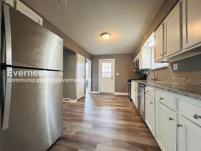 Photo - 763 Shaw Ave