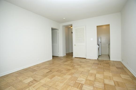 Livng sala de - 2970 N Sheridan