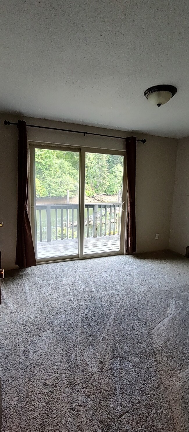 Bedroom with deck - 1307 Madison St Unit #2