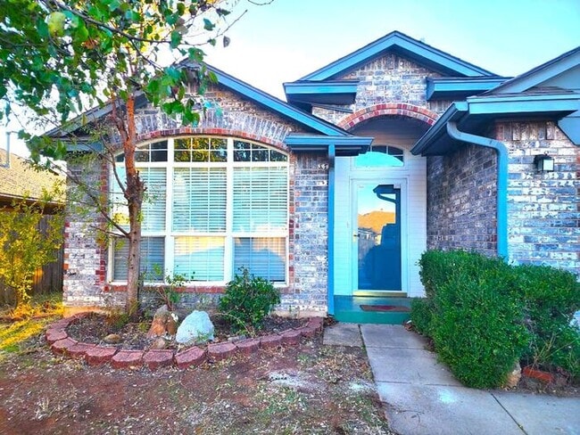 Photo - 3 Bed 2Bath 2 Car in the Westlake Addition NW OKC