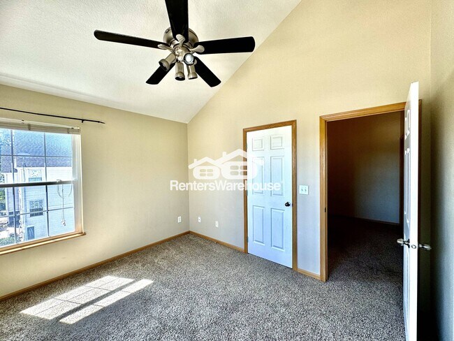 1228 SE Village View Ln