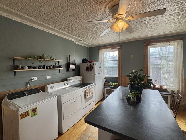 Photo - 190 East Ave