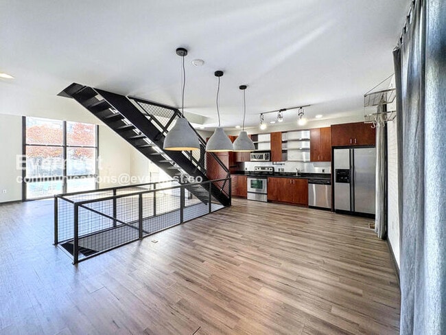 Photo - 1273 MacKintosh pknw