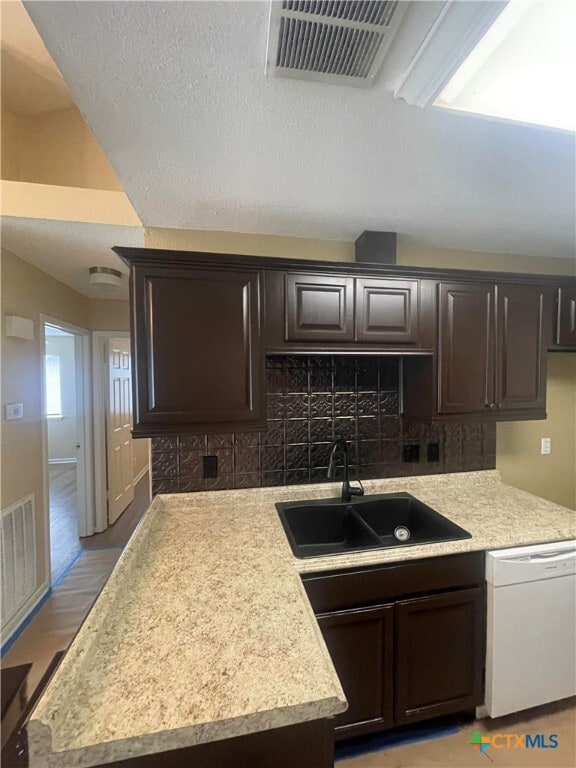 Photo - 204 Rattan Dr