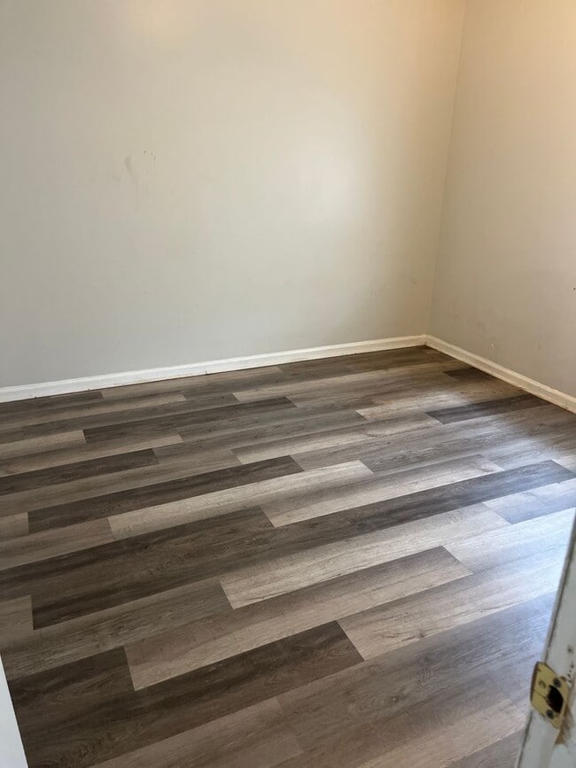Photo - 2 Bed, 1 Bath Apartment Unit 11