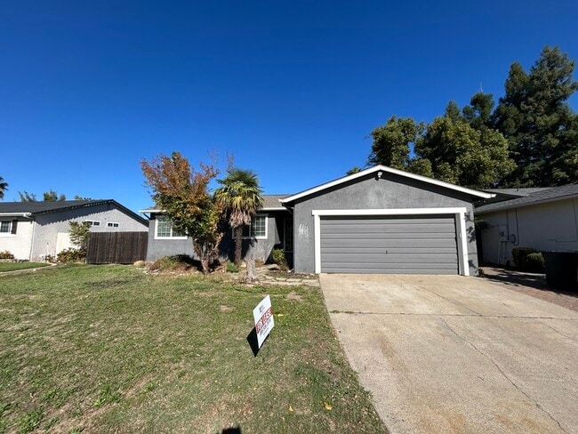 Building Photo - 2213 N Cirby Way