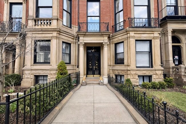 Building Photo - 133 Commonwealth Ave Unit 1