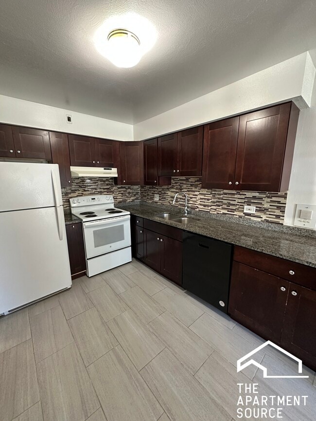 Building Photo - 1026 S River Rd Unit 3C
