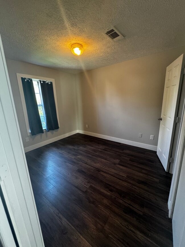 Photo - Month-to-Month Lease Available – 2 Bed / 1...
