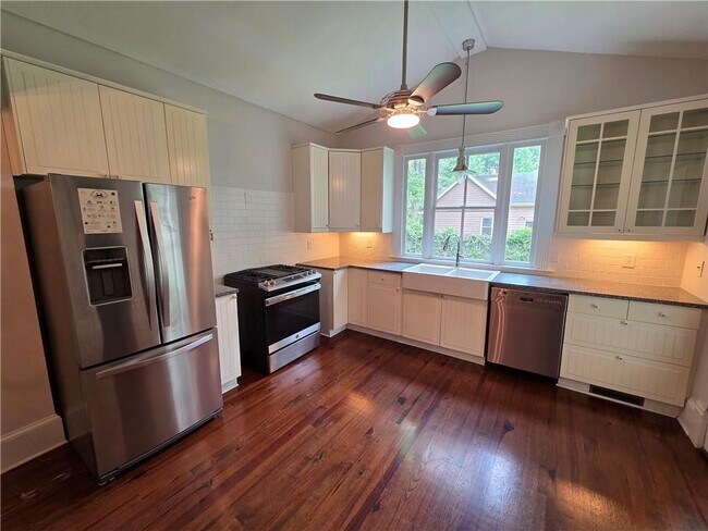 Photo - 1055 Longley Ave NW
