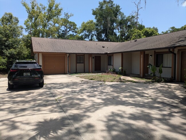 Building Photo - 150 Longwood Lake Mary Rd Unit B