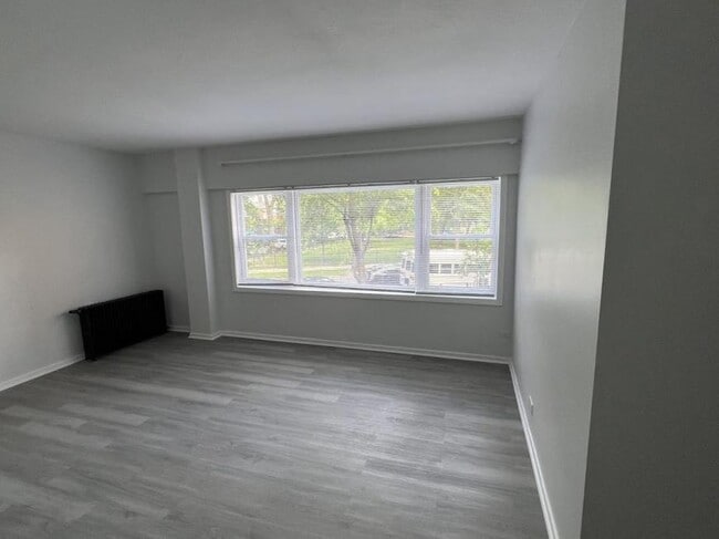 Building Photo - 1 bedroom in Chicago IL 60626 Unit 206 Rental