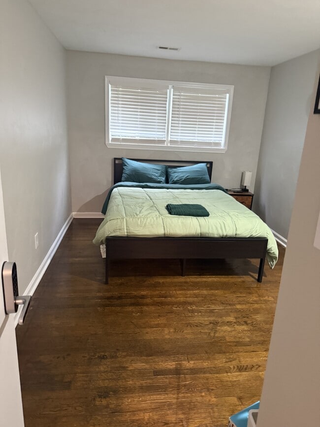 Photo - 825 Olive Dr