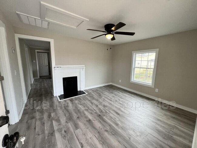 Photo - 205 W 2nd St