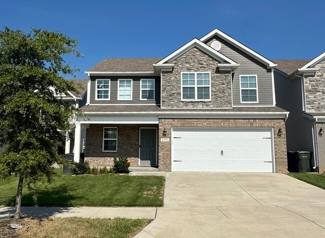 2392 Huntly Pl