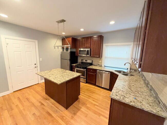 Photo - 4204 N Melvina Ave Unit 1