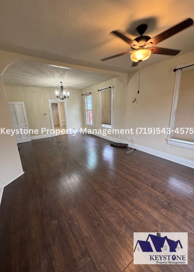 Photo - Charming Pet Friendly House 2 Bedroom/1.5 Bathroom/Oversized Garage $1500/$1500