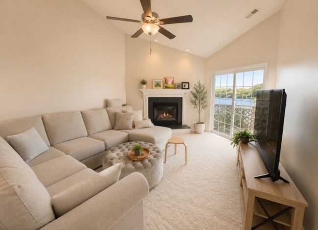 Photo - Harbour Point Condos Unit 302