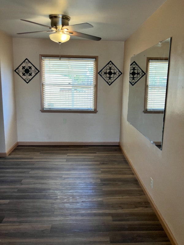 Photo - 305 W Ave J 10