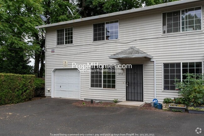 Building Photo - Spacious Updated Three Bedroom in Cully - ... Rental