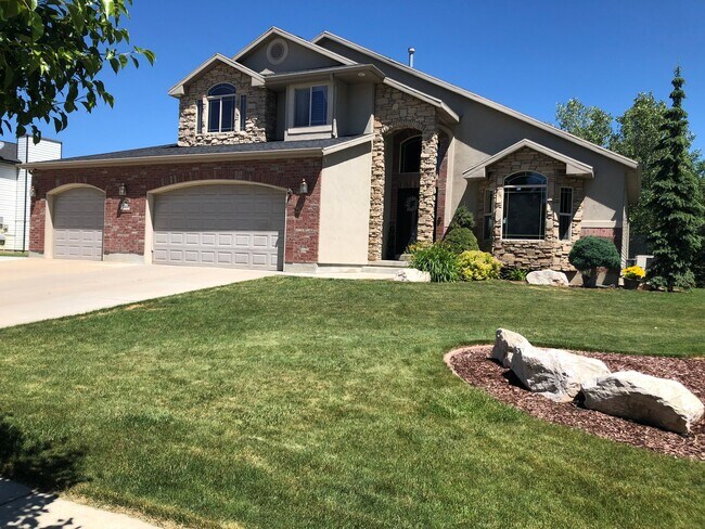 Photo - 2410 E View Dr