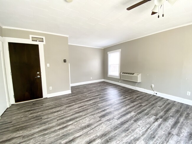 2500 Grand Ave