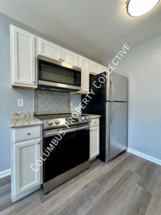 Building Photo - 3271 E Mound St Rental