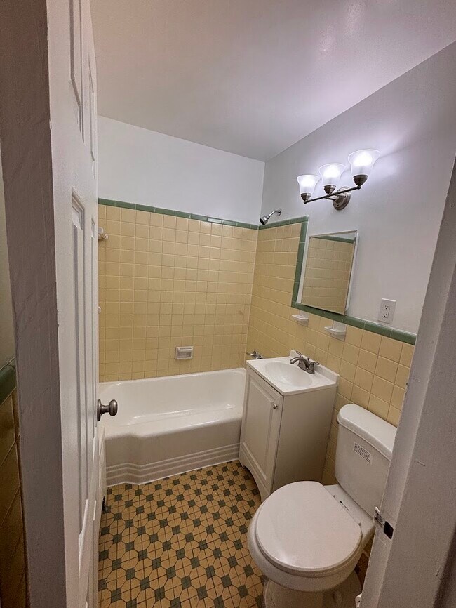 Bathroom - 1711 T St NW