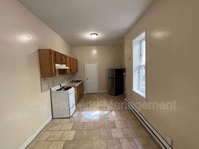 Photo - 353 W Greenwich St Unit C