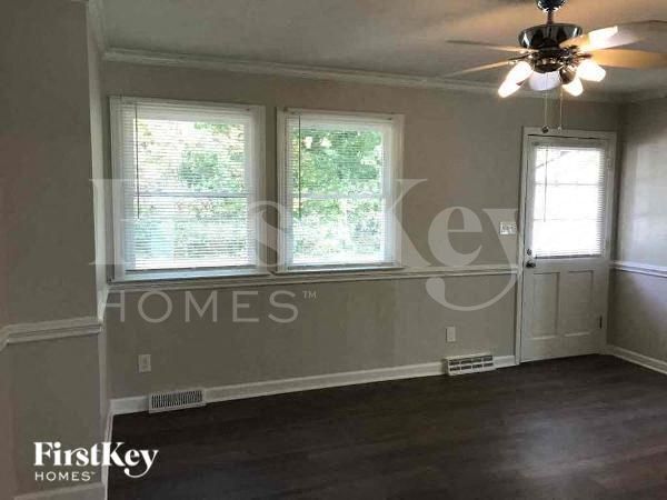 Photo - 940 Ridgeway Dr