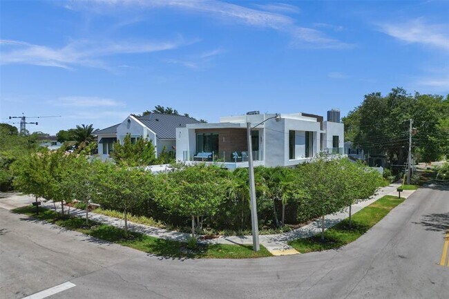 Photo - 1111 SE 9th Ave