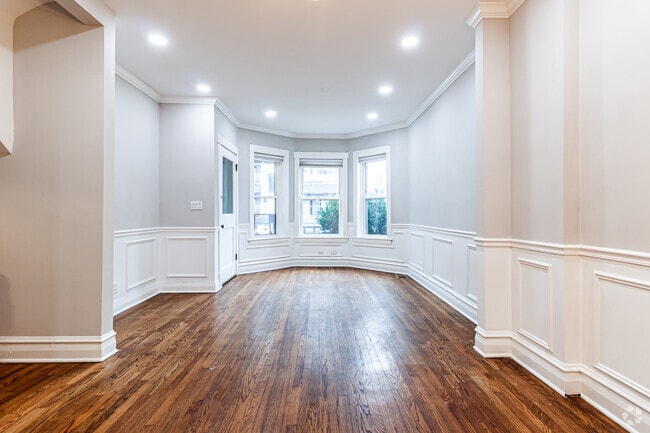 Building Photo - 2507 W Diversey Ave Unit 1 Rental