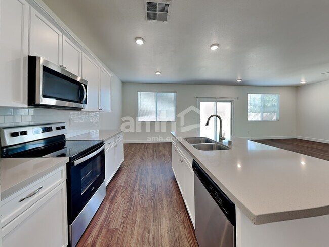 Photo - 6035 Schmidt St