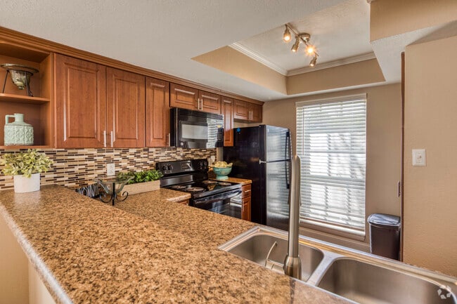 2BR, 2BA - 1050SF - 3453 Timber Run Dr Valrico, FL 33596-6180