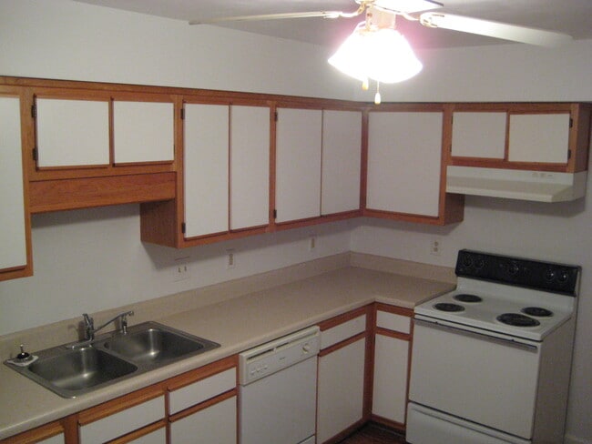 Photo - 1822 Bennington St SE