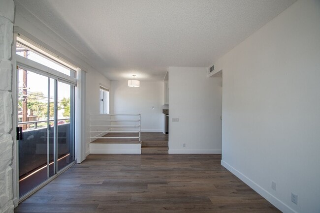 Photo - 11315 Moorpark St Unit 102