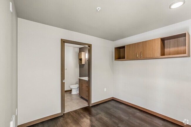2BR, 2BA - 909SF - Bedroom - The Cue