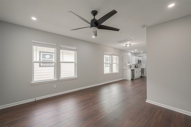 Photo - 3413 Simmons St