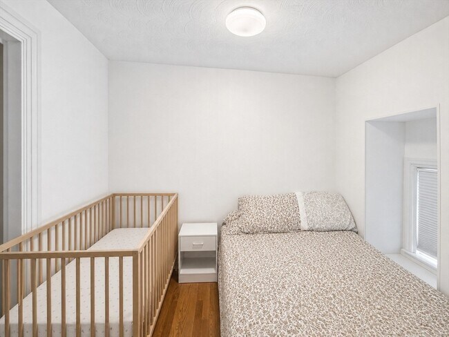Photo - 121 Thorndike St Unit 3L