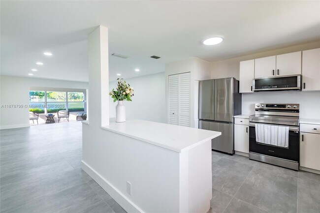 Photo - 604 Laconia Cir Unit B